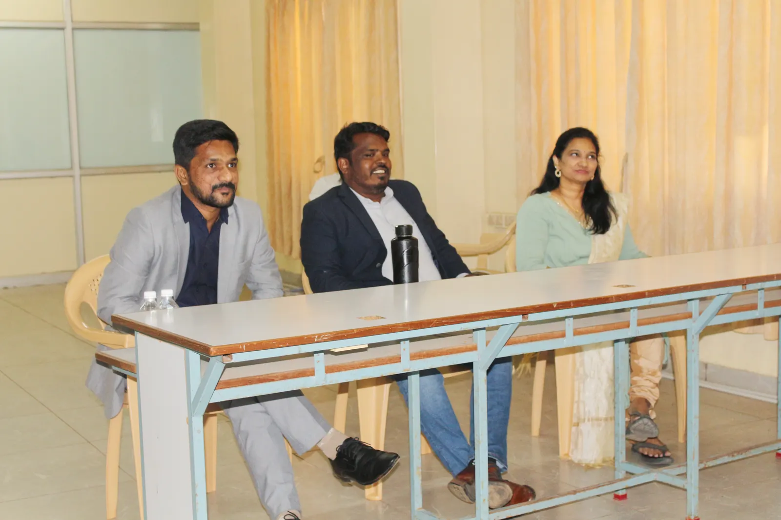 Student startup pitching to investors